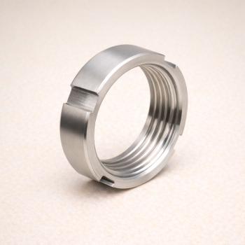 Гайка шлицевая AISI 304 2 1/2" в наличии в Южно-Сахалинске